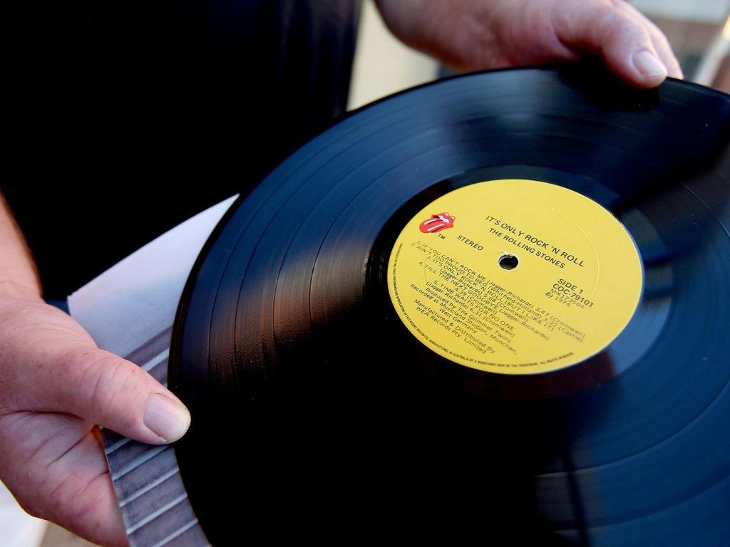 music in vinyl, 5 Legit Reasons You Should Release Music in Vinyl