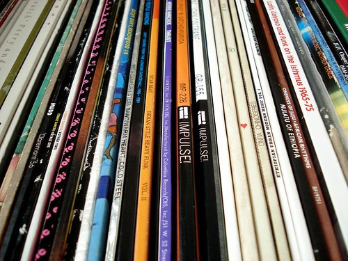 custom vinyl pressing, CUSTOM VINYL PRESSING: Everything you need to know about Jackets, Sleeves, and Inserts
